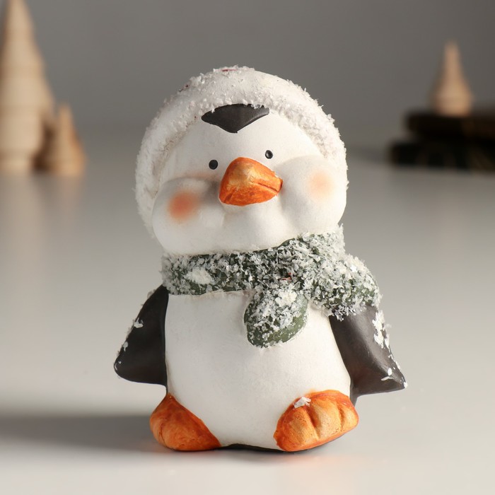 Сувенир керамика Пингвинёнок в шапке и шарфике 9х7,5х11,5 см
