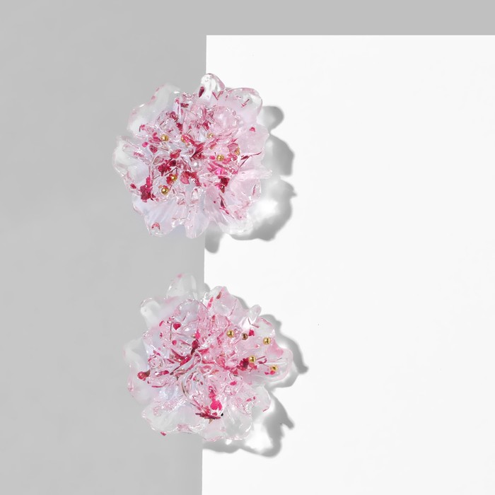 цена Серьги пластик «Цветы» волнистые, цвет бело-розовый