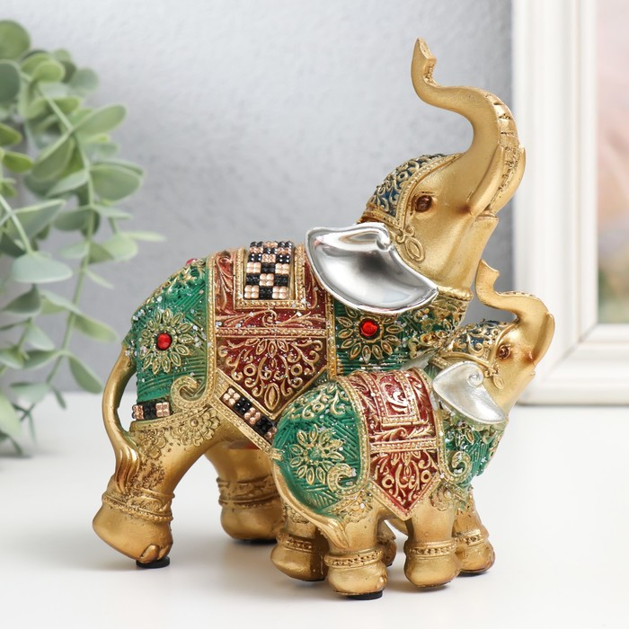 Сувенир полистоун Слон со слонёнком - попона красно-зелёная с рубинами 13,5х8,5х15,5 см сувенир полистоун серебристый слон со слонёнком на спине узор листья 16х7х19 5 см