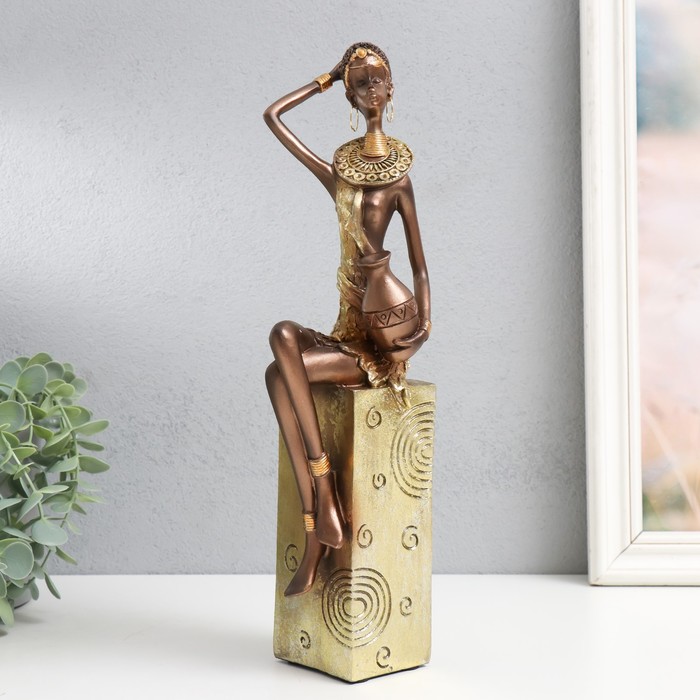 Сувенир полистоун Африканка с кувшином, на подставке золото узор - круги 10,5х8х33,5 см