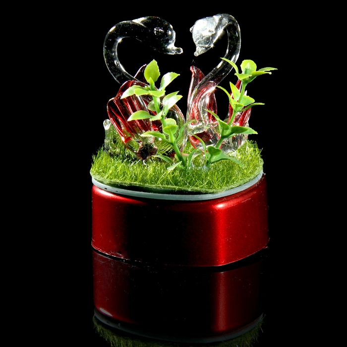 Сувенир световой "Лебеди на траве" МИКС