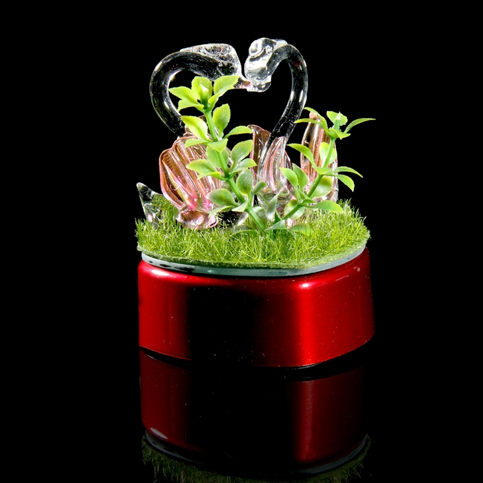 Сувенир световой "Лебеди на траве" МИКС