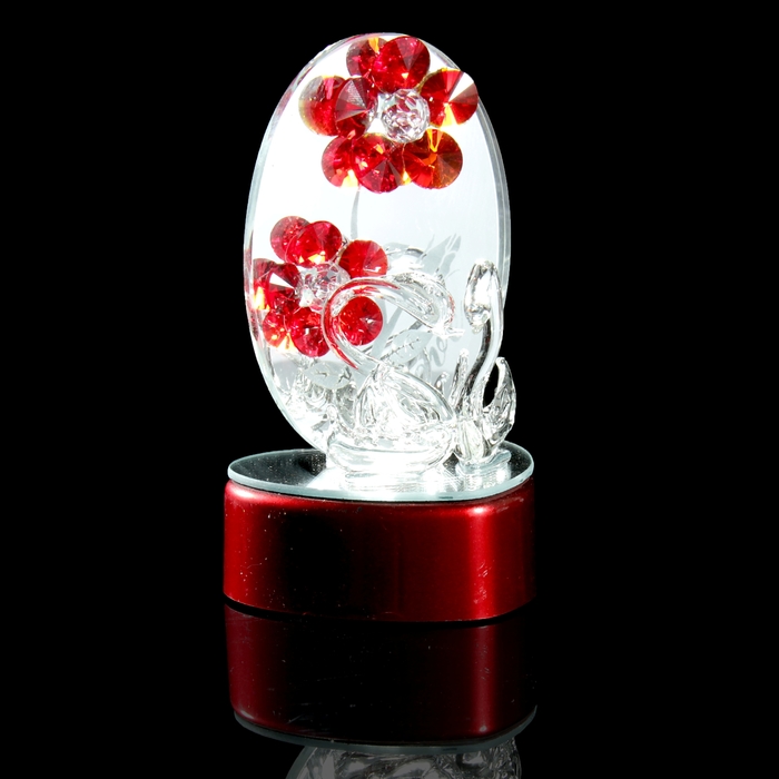 Сувенир световой "Лебеди у зеркала с цветком"