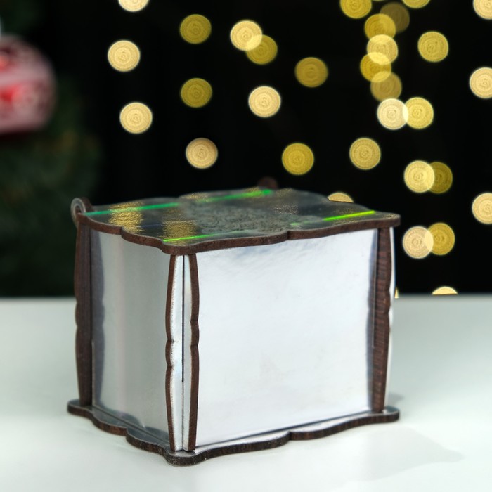

Сувенир шкатулка "Серебро", с елочными игрушками (20шт.), 9,5 х 7,5 х 7,1 см