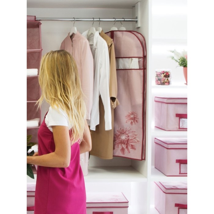 фото Чехол для одежды «хризантема», 100х60 см, розово-бордовый