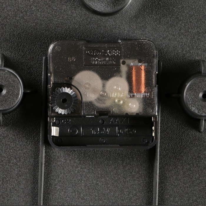 Часы настенные кухонные "Столовые приборы", на циферблате повар с блюдом, чёрные