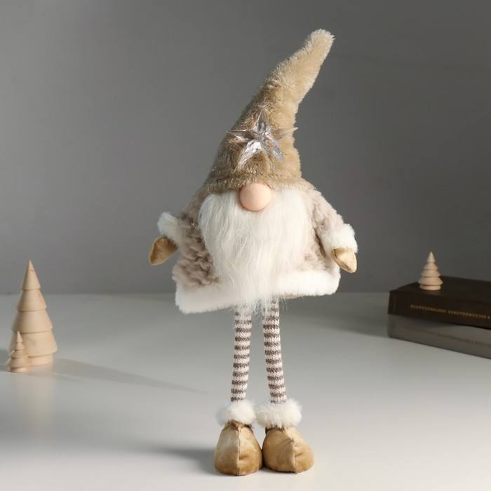Кукла интерьерная Дед Мороз в бежевой шубке со звездой на колпаке 19х12х45 см