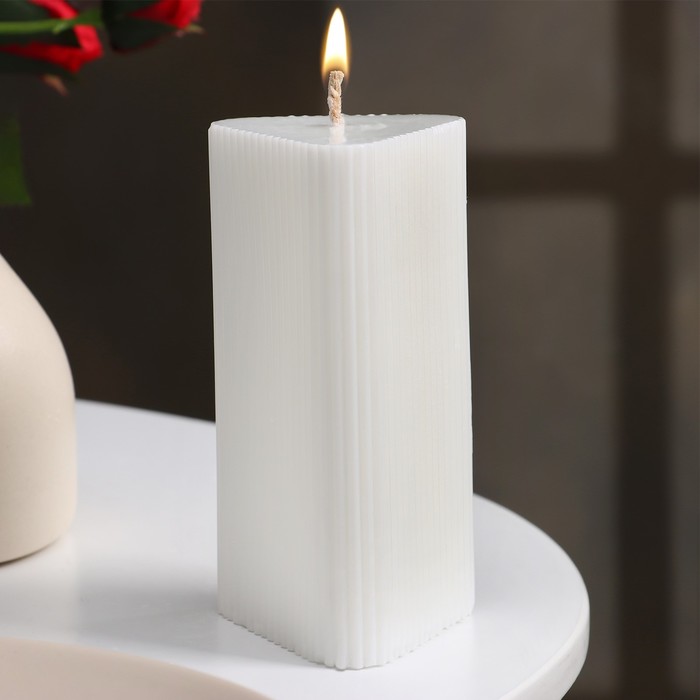 Свеча декоративная Треугольник с гранями,6х12 см, белая, 12 ч свеча призма 6х12 см лососевый