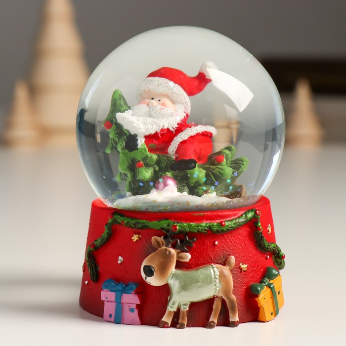 Сувенир полистоун водяной шар Дед Мороз верхом на ёлке 7х8х9 см