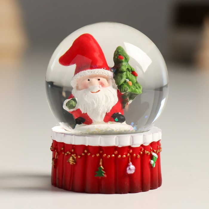 Сувенир полистоун водяной шар Дедушка Мороз с ёлочкой 4,5х4,5х6,5 см