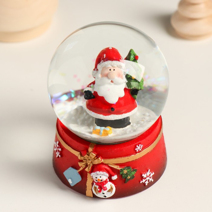 Сувенир полистоун водяной шар Дедушка мороз с нарядной ёлкой 7х8х9 см