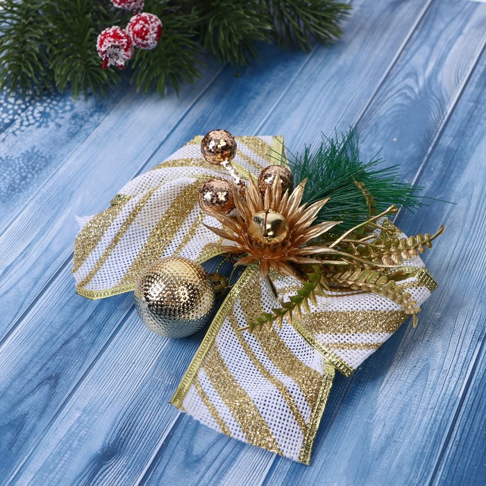 фото Украшение ёлочное "еловая композиция" (набор 2 шт) бант с полосками, 13х12 см, бело-золотой 969287 зимнее волшебство