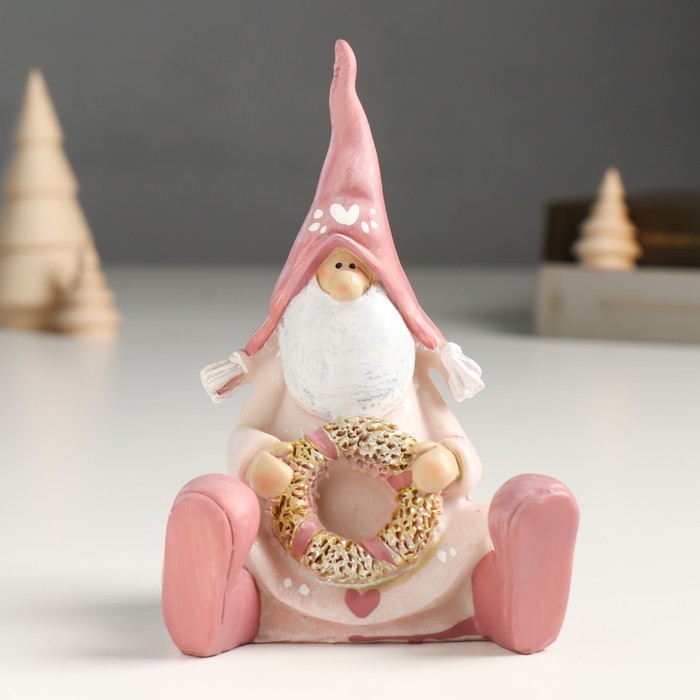 Сувенир полистоун Дед Мороз в розовом наряде с золотым веночком, сидит 6х9х16 см сувенир полистоун малышка малыш в розовом наряде с золотым сердцем микс 5 5х4х10 см