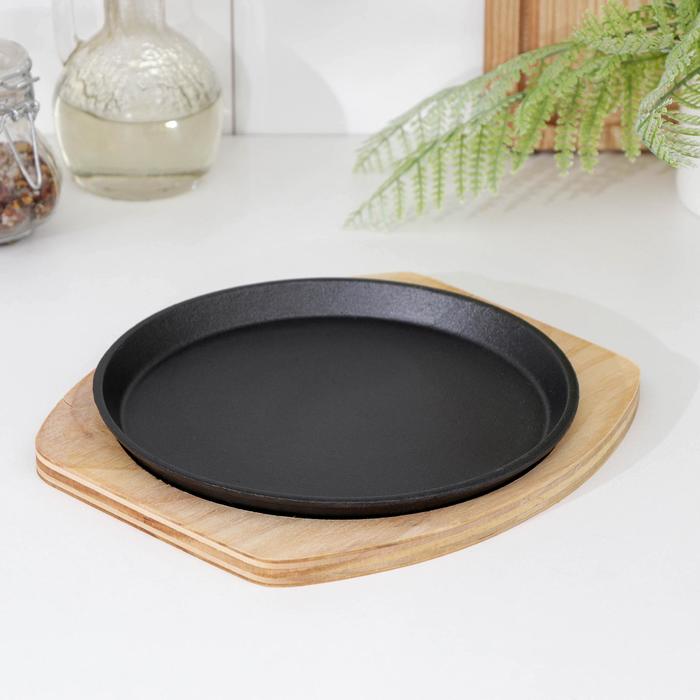 Сковорода 19 см "Круг", на деревянной подставке