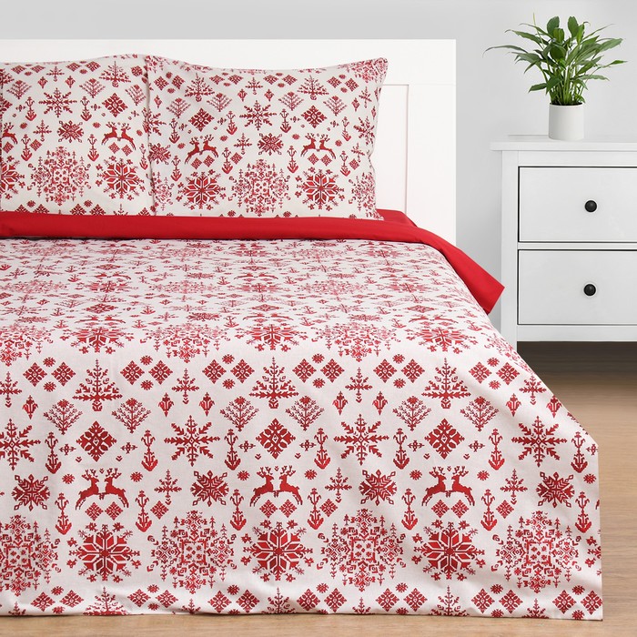 

Постельное бельё «Этель» 1.5 сп Christmas sketch 143х215 см,150х214 см, 70х70 см 2 шт, поплин