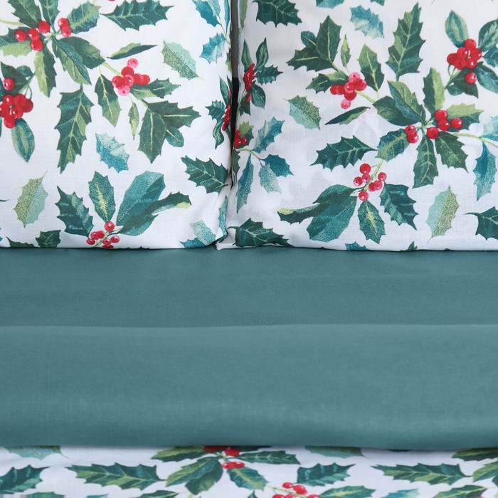 фото Постельное бельё «этель» 1.5 сп winter berries 143х215 см,150х214 см, 70х70 см 2 шт, поплин