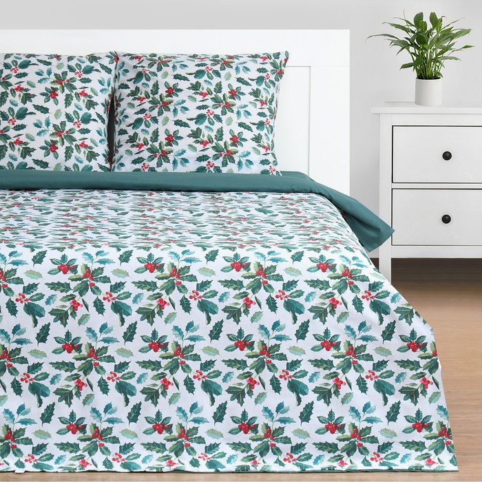 

Постельное бельё «Этель» дуэт Winter berries 143х215 см 2 шт,220х240 см,70х70 см 2 шт, поплин