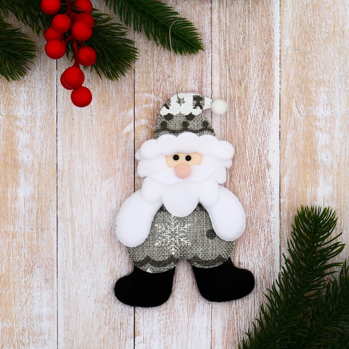 Мягкая подвеска Дед Мороз в костюмчике с орнаментом лес 8х13 см, серый мягкая подвеска дед мороз в костюмчике с орнаментом длинные ножки 10х28 см красный