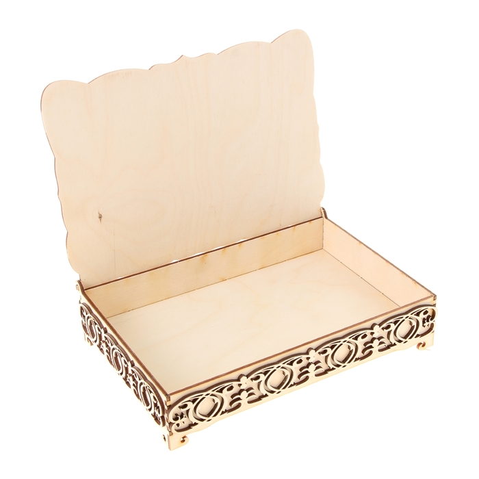 Шкатулка огромная, белая с белыми резными элементами