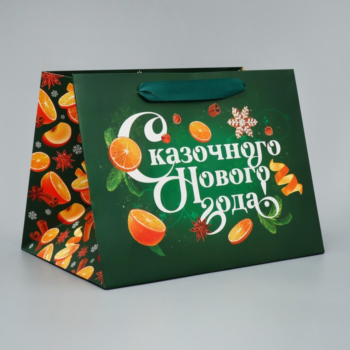 

Пакет подарочный с широким дном «Новогодняя сказка», 25 × 19 × 18 см