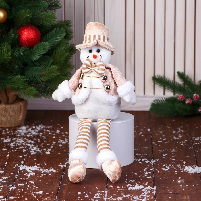 цена Мягкая игрушка Снеговик в полосатом костюме 14х40 см, золото