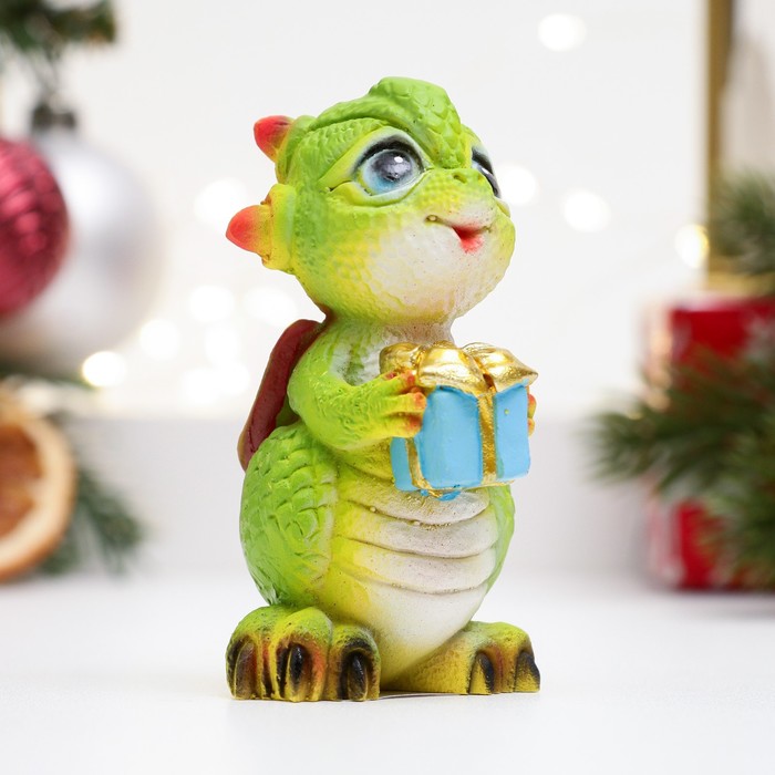 

Фигура "Дракончик с подарком" зеленая, 5,5х5х7,5см