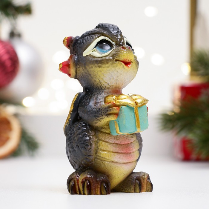 

Фигура "Дракончик с подарком" черная, 5,5х5х7,5см