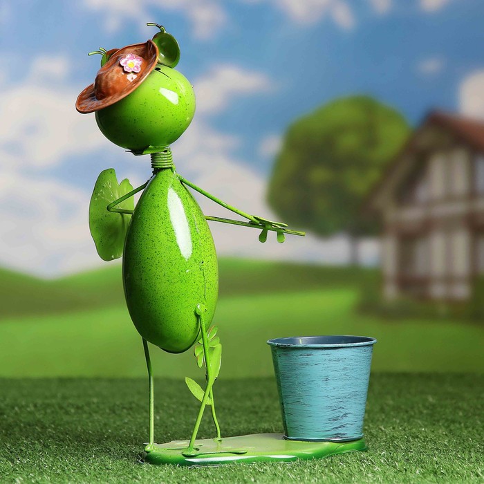 Садовая фигура с кашпо "Лягушонок с кувшинкой"