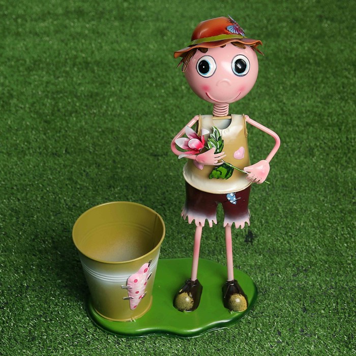 Садовая фигура с кашпо "Питер"