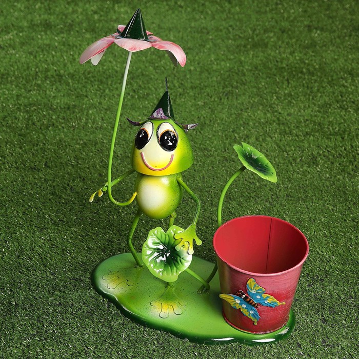 Садовая фигура с кашпо "Лягушонок под цветком"