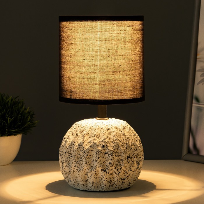 фото Настольная лампа "арнелла" е14 40вт бело-черный 12х12х26 см risalux