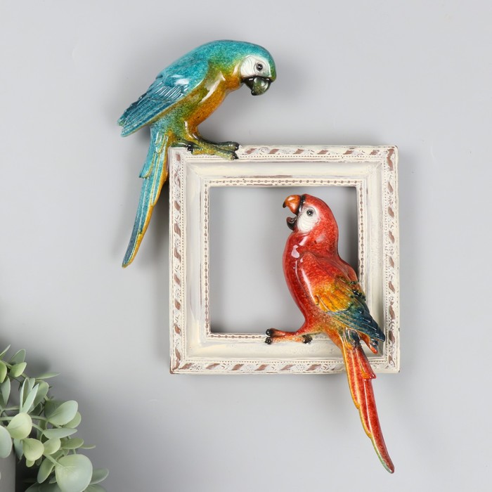 Сувенир полистоун лак Два попугая Ара сидят на картине 18х5х26,8 см