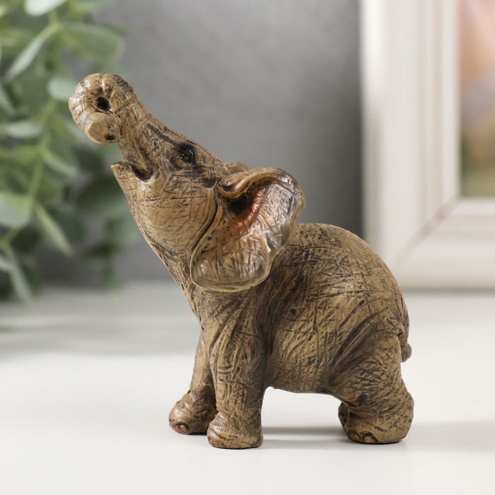 Сувенир полистоун Слон на водопое 7х5,5х6,5 см сувенир полистоун подсвечник зеркальные вставки индийский слон на бревне 12 5х7 5х3 2 см
