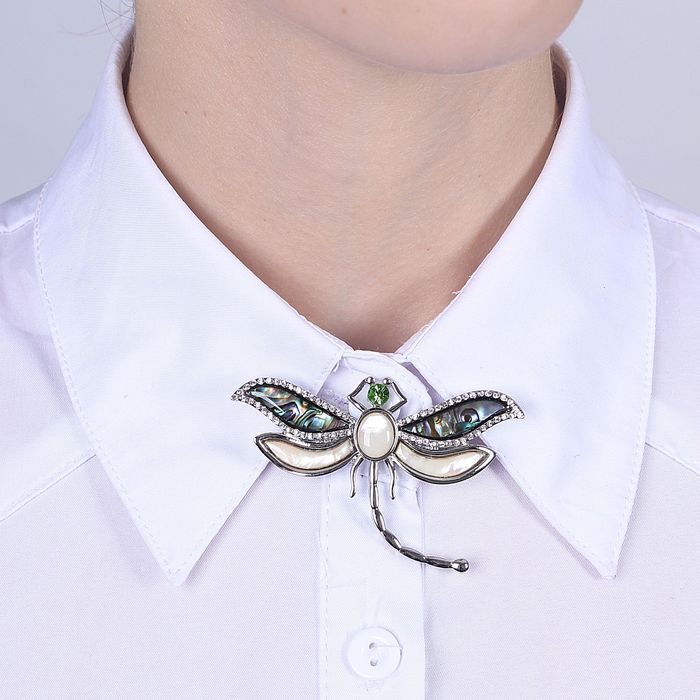 Брошь "Галиотис с перламутром" стрекоза, в серебре