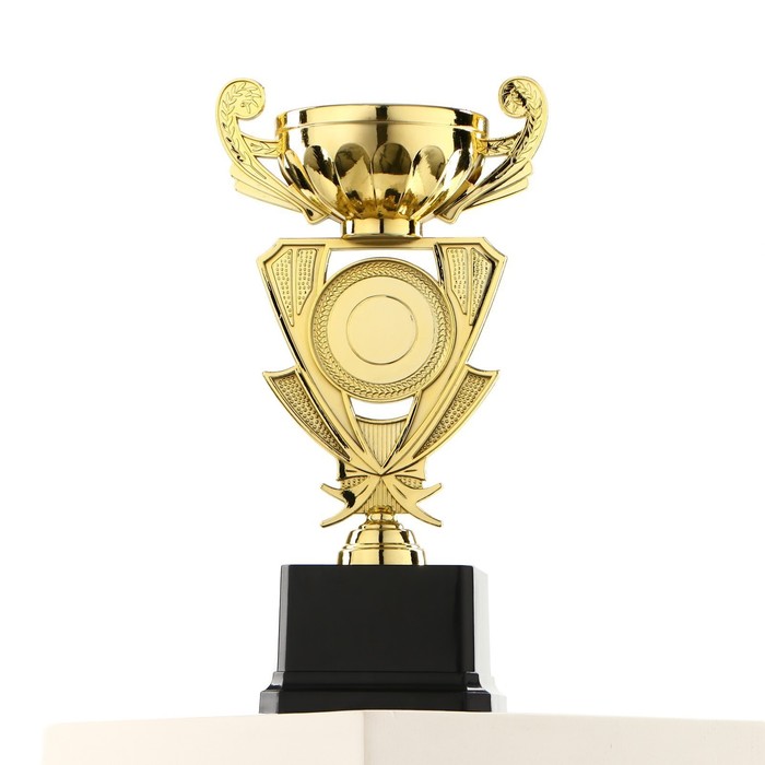 Кубок 182B, наградная фигура, золото, подставка пластик, 24 × 12 × 8.3 см цена и фото