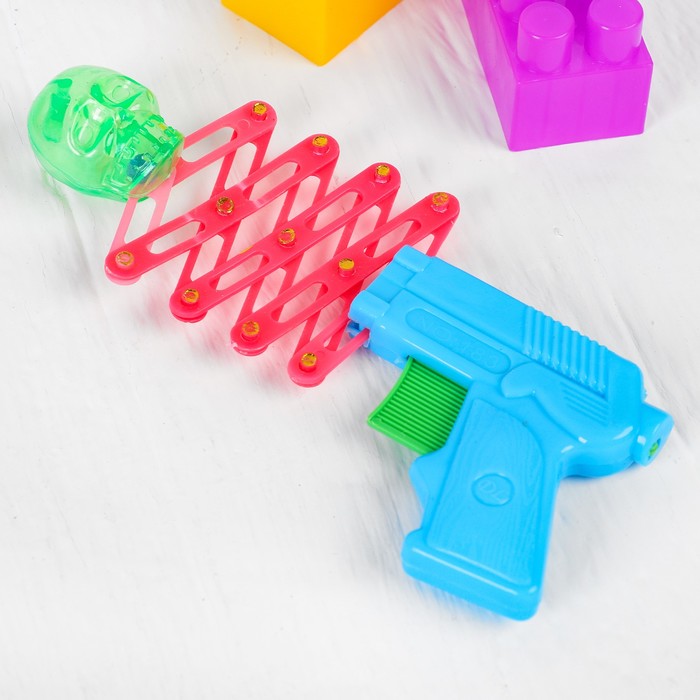 Стрелялка "Череп" с погремушкой, цвета МИКС