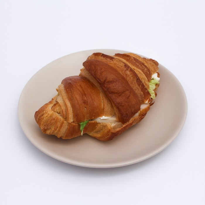 

Круассан с копченой курицей 160гр