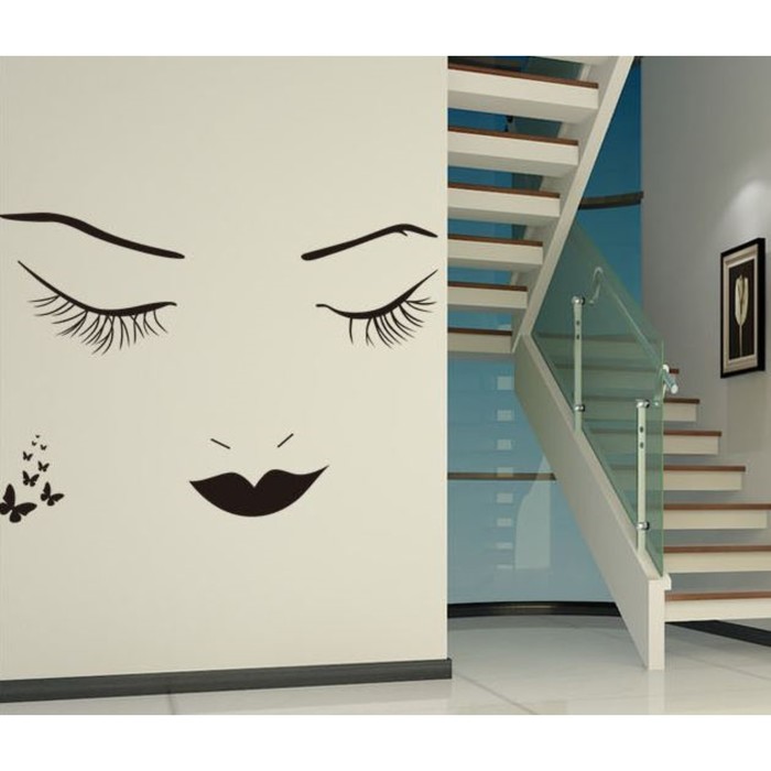 Наклейка интерьерная плоская "Прекрасная незнакомка"