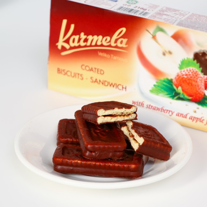 Печенье Karmela с клубникой в шоколаде, 216 г