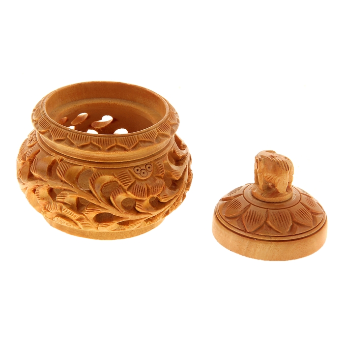 Шкатулка "Резная со слоником на крышке"