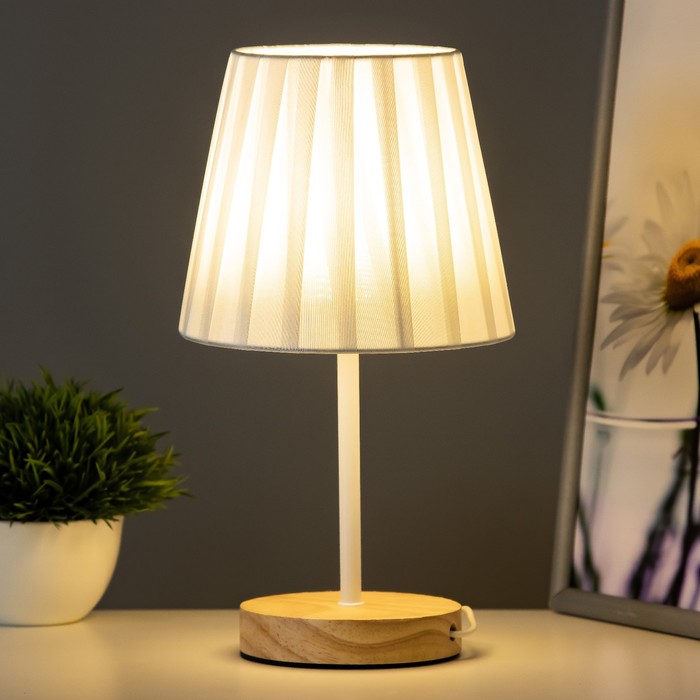 

Настольная лампа "Инесса" LED 3000К USB 15х15х28 см