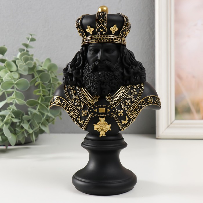 Сувенир полистоун Бюст. Король чёрный с золотом 9х14х22,5 см