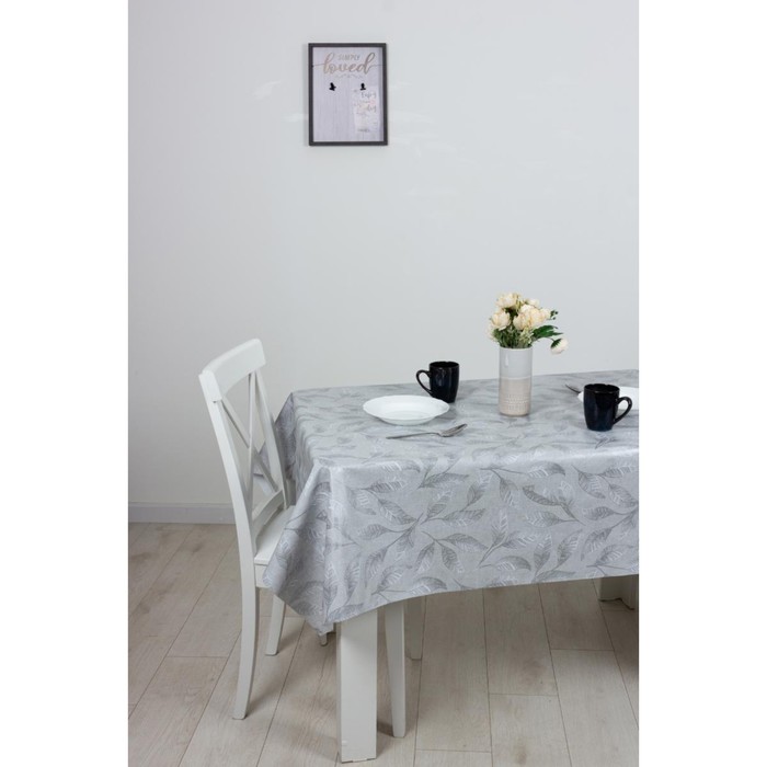 

Клеёнка Camelia 140 см, рисунок листья серебро, рулон 20 п.м.