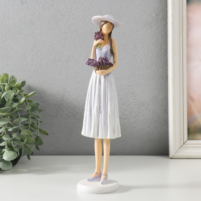 Сувенир полистоун Девушка с корзиной лаванды, в шляпке 7х6,5х26 см