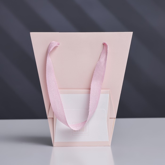 фото Пакет-переноска для цветов 10 × 10 × 20 х 18 см, розовый