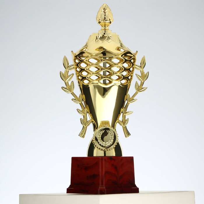Кубок 184B, наградная фигура, золото, подставка пластик, 26 × 11 × 7.5 см цена и фото