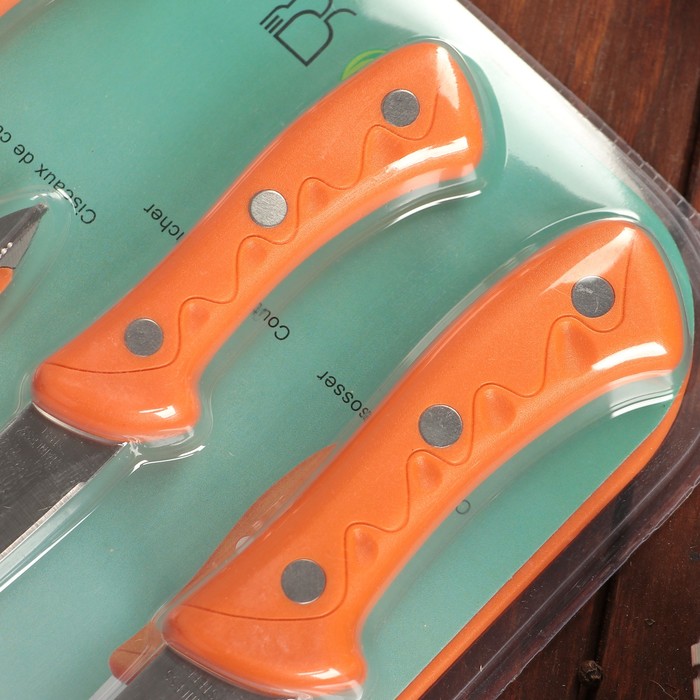 Набор 6 предметов: 4 ножа 20/19,5/11,5/9 см, ножницы, доска 30х24 см, цвета МИКС