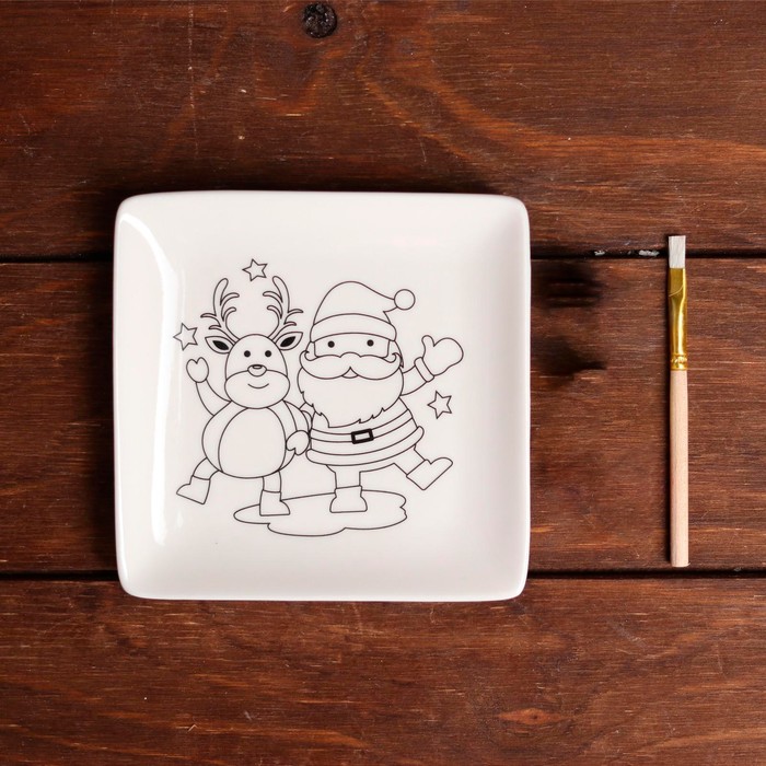 Тарелка под раскраску «Олень и Дед Мороз», кисть