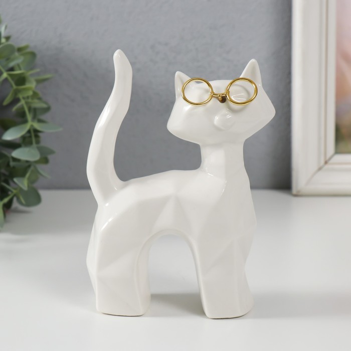 Сувенир керамика Белый кот в очках, хвост трубой грани 10,8х4,6х14,7 см