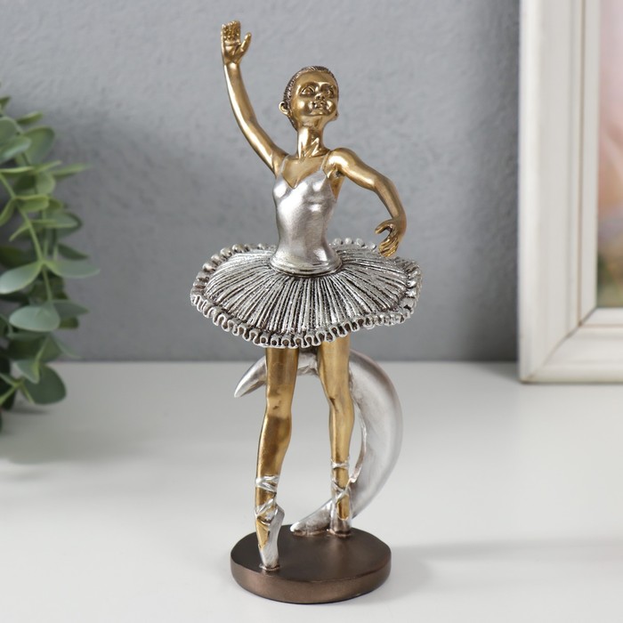 Сувенир полистоун Маленькая балерина в серебристой пачке и месяц 11х8х18,2 см